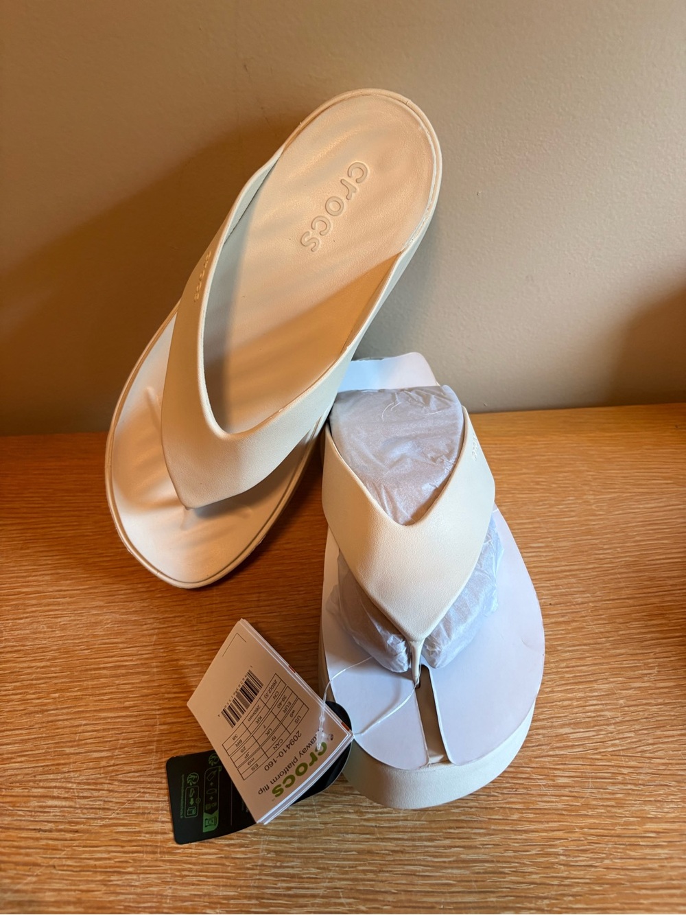 Crocs Getaway Flip Flop BNWT Womens Size 9 Color is Stucco